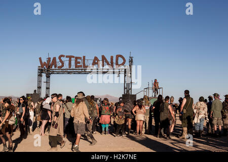 Ödland-Wochenende, California City, Kalifornien: September 22 bis 25, 2016. Jährliche Mad Max Ödland Festwochenende. Stockfoto