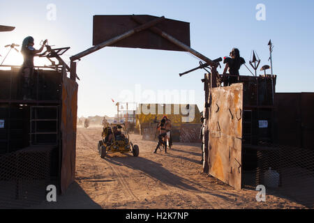 Ödland-Wochenende, California City, Kalifornien: September 22 bis 25, 2016. Jährliche Mad Max Ödland Festwochenende. Stockfoto