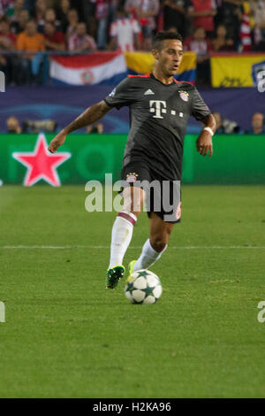 Madrid, Spanien. 28. Sep, 2016. Thiago Alcantara. Atletico de Madrid gewinnt 1 zu 0 im Vicente Calderon Stadion, das gibt 6 Punkte und der Leiter der Gruppe D in der Champions League. © Jorge Gonzalez/Pacific Press/Alamy Live-Nachrichten Stockfoto