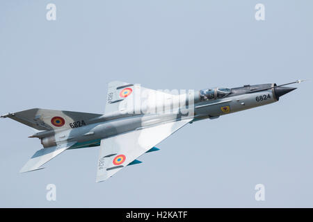 MiG-21 Lancer im Flug Stockfoto