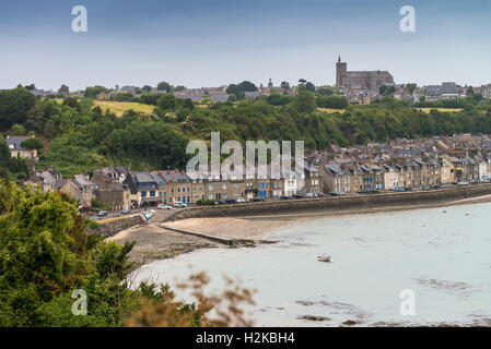 Blick auf den Strand und Stadt in Cancale auf die Smaragd Küste der Nord-Bretagne, Frankreich, Europa Stockfoto