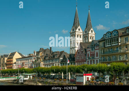 St. Severus Kirche und Flussufer Hotels, Boppard, Deutschland Stockfoto