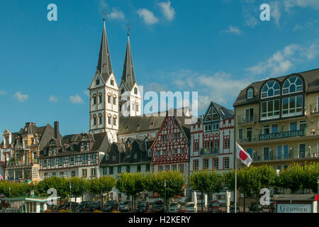 St. Severus Kirche und Flussufer Hotels, Boppard, Deutschland Stockfoto