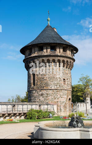 Wernigerode Castle ist eine Burg befindet sich in den Harzer Bergen oberhalb der Stadt Wernigerode. Turm Stockfoto