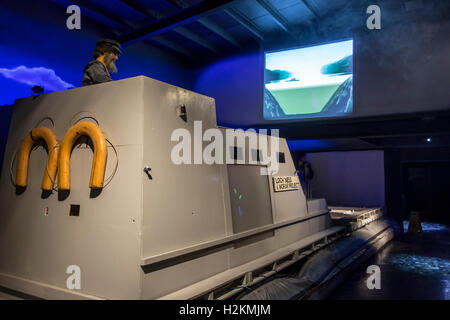 Innenraum des Loch Ness Centre und Ausstellungserlebnis bei Drumnadrochit, Scotland, UK Stockfoto