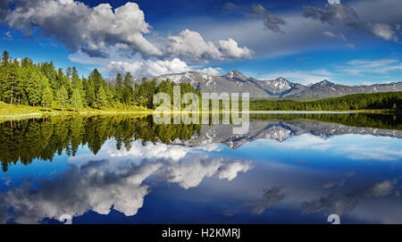 Schöner See in Altai-Gebirge Stockfoto