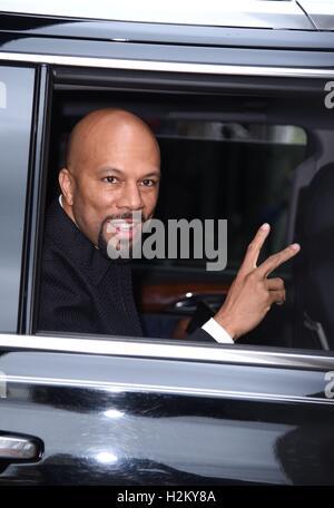 New York, NY, USA. 29. Sep, 2016. Gemeinsam unterwegs für Promi-Schnappschüsse - THU, New York, NY 29. September 2016. Bildnachweis: Derek Sturm/Everett Collection/Alamy Live-Nachrichten Stockfoto