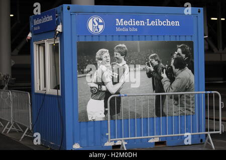 Gelsenkirchen, Deutschland. 29. Sep, 2016. UEFA Championsleague. FC Schalke 04 gegen FC Red Bull Salzburg Stadion Veltins Arena. Das Haus oder Kaseln Fotografen Kredite gegeben: Action Plus Sport/Alamy Live News Stockfoto