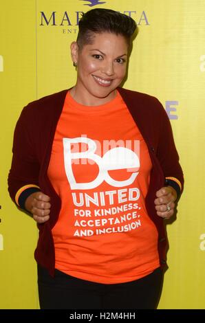 Los Angeles, CA, USA. 29. Sep, 2016. Sara Ramirez im Ankunftsbereich für LOSERVILLE Premiere, ArcLight Hollywood Theater, Los Angeles, CA 29. September 2016. Bildnachweis: Priscilla Grant/Everett Collection/Alamy Live-Nachrichten Stockfoto