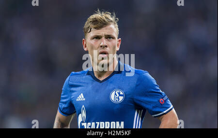 Gelsenkirchen, Deutschland. 29. Sep, 2016. Schalke Max Meyer während des Spiels des FC Schalke 04 gegen RB Salzburg am zweiten Spieltag der Europa League in der Veltins Arena in Gelsenkirchen, Deutschland, 29. September 2016. Foto: GUIDO KIRCHNER/Dpa/Alamy Live News Stockfoto