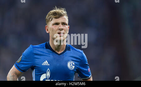 Gelsenkirchen, Deutschland. 29. Sep, 2016. Schalke Max Meyer während des Spiels des FC Schalke 04 gegen RB Salzburg am zweiten Spieltag der Europa League in der Veltins Arena in Gelsenkirchen, Deutschland, 29. September 2016. Foto: GUIDO KIRCHNER/Dpa/Alamy Live News Stockfoto