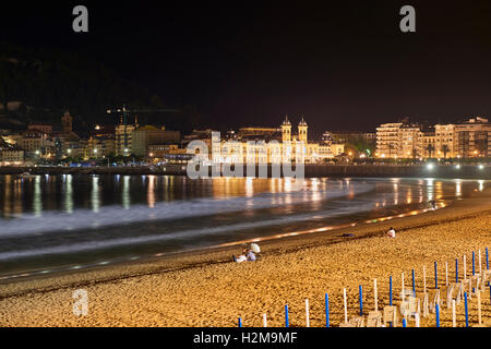 La Concha Strand bei Nacht, San Sebastian, Guipuzkoa, Baskenland, Euskadi, Euskal Herria, Spanien, Europa. Stockfoto