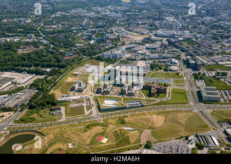 Luftaufnahme, im Vordergrund ThyssenKrupp Hauptquartier Essen, Krupp-Gürtel, Universität, Universitätsviertel, grünes Zentrum Essen, Stockfoto