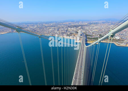 Akashi-Kaikyo-Brücke in Kobe Stockfoto