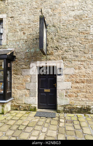 'Dragons zurück Studio". ehemals die "Olde Red Bull Inn'. im longnor, Staffordshire, England. Stockfoto