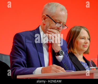 Party Arbeitskonferenz am 25.09.2016 in Liverpool ACC, Liverpool. Personen im Bild: Jeremy Corbyn, Labour-Parteiführer, während der ersten Tagung der Konferenz. Bild von Julie Edwards. Stockfoto