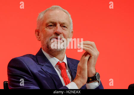 Party Arbeitskonferenz am 25.09.2016 in Liverpool ACC, Liverpool. Personen im Bild: Jeremy Corbyn, Labour-Parteiführer, während der ersten Tagung der Konferenz. Bild von Julie Edwards. Stockfoto