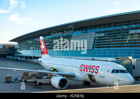 Zürich Flughafen, Flughafen Zürich, auch bekannt als Flughafen Kloten, der größte internationale Flughafen der Schweiz wichtigste Hub o Stockfoto