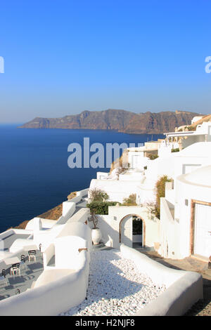 Straße auf der Insel Santorini in Griechenland Stockfoto