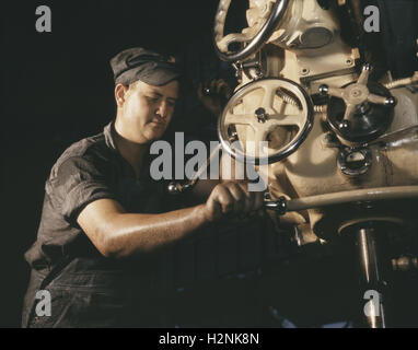 Mechanische Betreiber am Kessel Teile, Combustion Engineering Company, Chattanooga, Tennessee, USA, Alfred T. Palmer für Büro der Krieg-Informationen, Juni 1942 Stockfoto