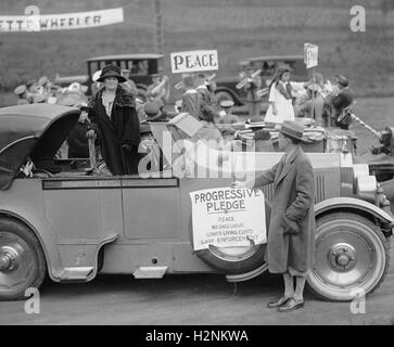 Belle Fall La Follette, Kampagnen für ihr Mann, Progressive Partei Kandidat für US-Präsidenten, Robert La Follette Sr., Mount Lake Park, Maryland, USA, Foto Landesgesellschaft, September 1924 Stockfoto