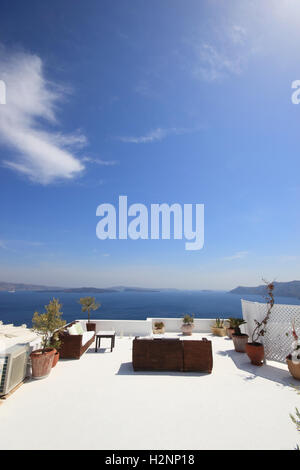 Entspannen Sie auf Santorin Dächer Stockfoto