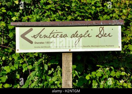 Zeichen für Sentiero Degli dei, Pfad der Götter, Trail in Agerola, Amalfiküste, Kampanien, Italien Stockfoto