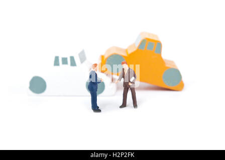 zwei Menschen bei Verkehrsunfall Stockfoto