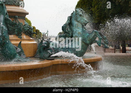 Brunnen des Observatoriums im Jardin du Luxembourg, Paris, Frankreich Stockfoto