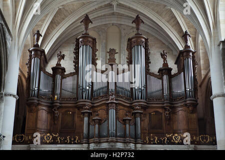 Orgel in der Kathedrale von Bordeaux in Bordeaux, Aquitanien, Frankreich. Stockfoto