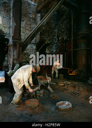 National Slate Museum Llanberis, North Wales: Tableau der Metallguss innerhalb komplexer viktorianischen Workshops 1870 von der Dinorwic Steinbrüche Company gebaut. Stockfoto