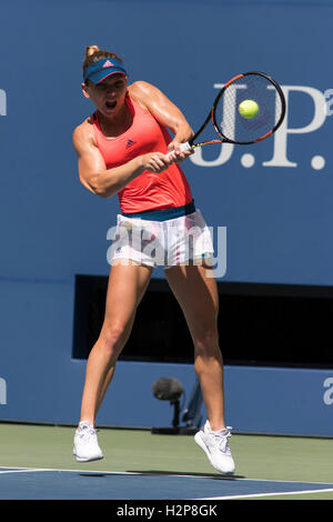 Simona Halep (ROU) im Wettbewerb bei den US Open 2016 Stockfoto