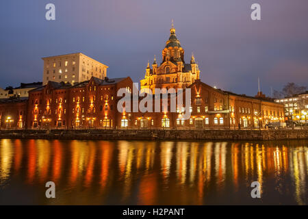 Uspenski orthodoxe Kathedrale in Katajanokka Viertel der Altstadt in Helsinki, Finnland. Stockfoto