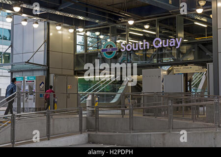 South Quay Station auf der Docklands Light Railway in Canary Wharf, London. Stockfoto