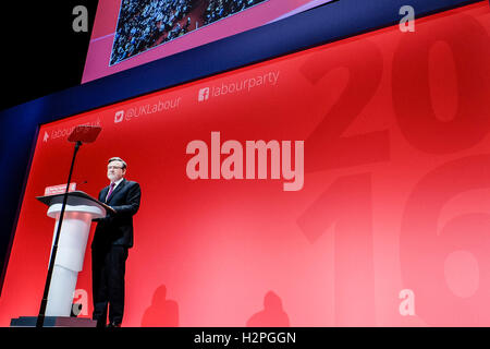 Party Arbeitskonferenz am 26.09.2016 in Liverpool ACC, Liverpool. Personen im Bild: Barry Gardiner, Schatten Staatssekretär für internationalen Handel befasst sich Konferenz. Bild von Julie Edwards. Stockfoto