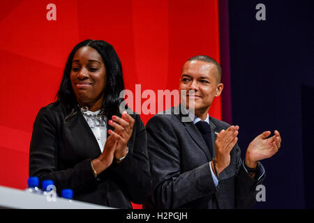 Party Arbeitskonferenz am 26.09.2016 in Liverpool ACC, Liverpool. Personen im Bild: Kate Osamor, Schatten Secretary Of State for International Development, Clive Lewis, Schatten Staatssekretär für Verteidigung. Bild von Julie Edwards. Stockfoto