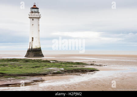 Der New Brighton Lighthouse oder der Perch Rock Lighthouse ist ein stillgelegter Leuchtturm im Wirral in England Stockfoto