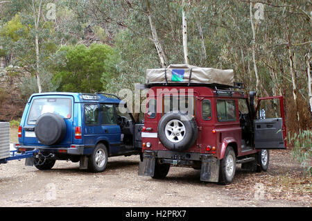 Zwei Geländewagen in Australien in der Wildnis im Großraum Victoria Australien Stockfoto