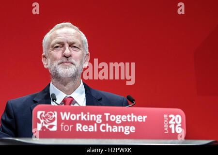 Party Arbeitskonferenz am 28.09.2016 in Liverpool ACC, Liverpool. Personen im Bild: Jeremy Corbyn, Labour-Parteiführer, gibt seinen "Führer-Rede" am letzten Tag der Konferenz. Bild von Julie Edwards Stockfoto