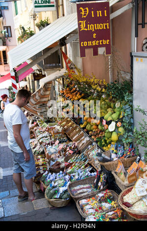 Straße Marktstand in der sizilianischen Stadt von Taormina Stockfoto