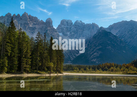 Lago di Landro / Landro See / Dürrensee mit dem Cristallo Berg-Gruppe in der Nähe von Toblach, Toblach - Südtirol, Südtirol - Italien Stockfoto
