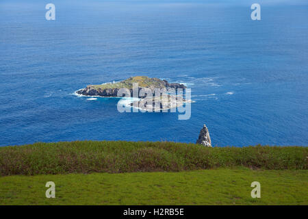 Inseln Motu Nui und Motu Iti liegend Offshore-von der Osterinsel Stockfoto