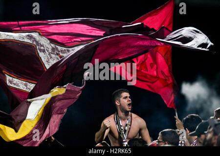 Metz, Frankreich. 1. Oktober 2016. Französische Fußball-Liga 1. FC Metz gegen Monaco. Fanatischer Fc Metz Anhänger Credit: Action Plus Sport/Alamy Live News Stockfoto