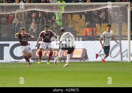 Metz, Frankreich. 1. Oktober 2016. Französische Fußball-Liga 1. FC Metz gegen Monaco. Lemar Thomas erzielt das erste Tor Credit: Action Plus Sport/Alamy Live News Stockfoto