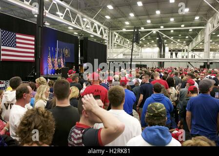 Manheim, PA, USA. 1. Oktober 2016. Republikanische Präsidentschaftskandidat Donald Trump Kundgebungen in Mannheim, Lancaster County, PA, am 1. Oktober 2016. Bildnachweis: Bastiaan Slabbers/ZUMA Draht/Alamy Live-Nachrichten Stockfoto