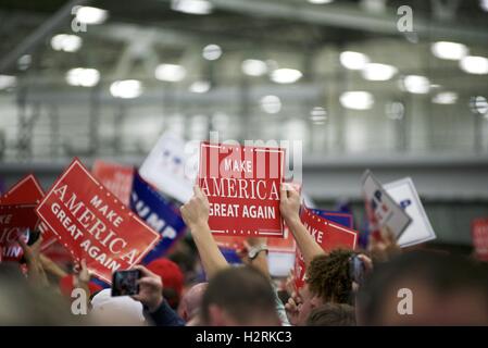 Manheim, PA, USA. 1. Oktober 2016. Republikanische Präsidentschaftskandidat Donald Trump Kundgebungen in Mannheim, Lancaster County, PA, am 1. Oktober 2016. Bildnachweis: Bastiaan Slabbers/ZUMA Draht/Alamy Live-Nachrichten Stockfoto