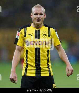 Leverkusen, Deutschland. 1. Oktober 2016. Bundesliga-Spieltag 6, Bayer 04 Leverkusen - Borussia Dortmund: Sebastian Rode (Dortmund). Bildnachweis: Jürgen Schwarz/Alamy Live-Nachrichten Stockfoto