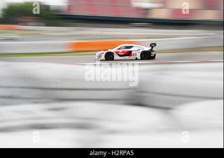 Barcelona, Spanien. 2. Oktober 2016. Der Renault RS01 Blancpain GT Sports Club von Monlau Competicion teamorientiert von Jurgen Smet in Aktion während des Festival De La Velocidad de Barcelona auf dem Circuit Catalunya. Bildnachweis: Pablo Guillen/Alamy Live-Nachrichten Stockfoto