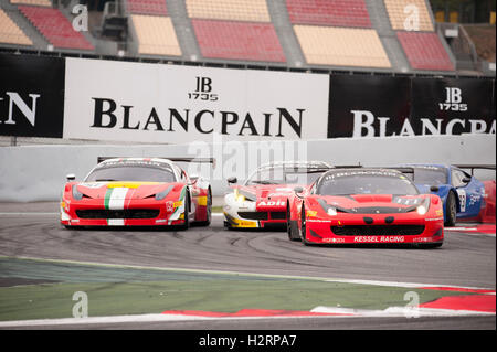 Barcelona, Spanien. 2. Oktober 2016. Autos von der Blancpain GT Sports Club in Aktion während des Festival De La Velocidad de Barcelona auf dem Circuit Catalunya. Bildnachweis: Pablo Guillen/Alamy Live-Nachrichten Stockfoto