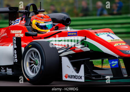 Imola, Italien. 2. Oktober 2016. Prema Powerteams Fahrer Lance Stroll der Kanada konkurriert in Rennen 2 der FIA Formel 3-Europameisterschaft in Imola, Italien am 2. Oktober 2016.  Bildnachweis: Jure Makovec/Alamy Live-Nachrichten Stockfoto